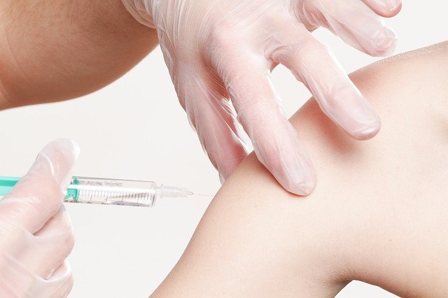 Očkování proti spalničkám, příušnicím a zarděnkám nebo-li MMR